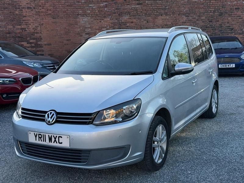 Used VW Touran SE 105 HP (77 kW) 2011 Silver MPV