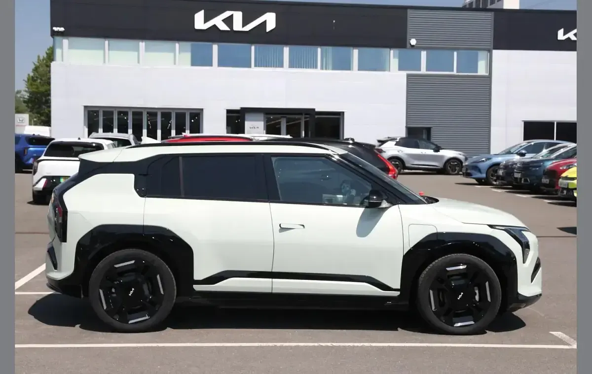 Used Kia EV3 GT-Line 150 kW (204 HP) 2025 Green SUV