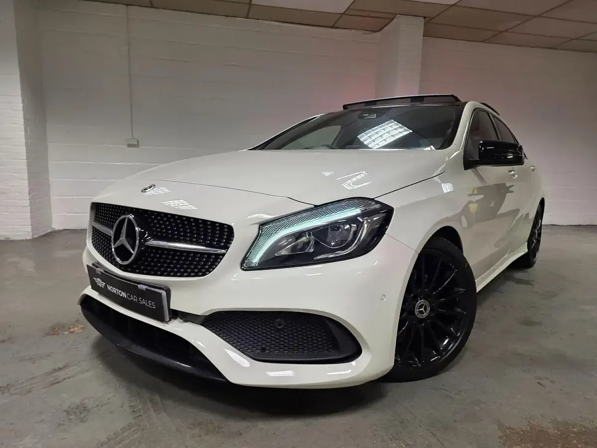Used Mercedes A200 AMG Line Premium Plus 136 HP (100 kW) 2017 White Hatchback