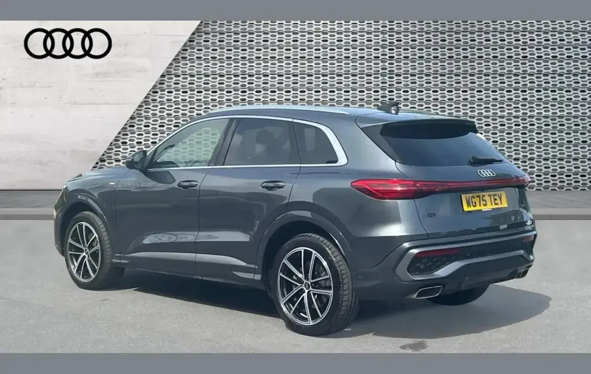 Used Audi Q5 S-Line 268 HP (197 kW) 2025 Grey SUV