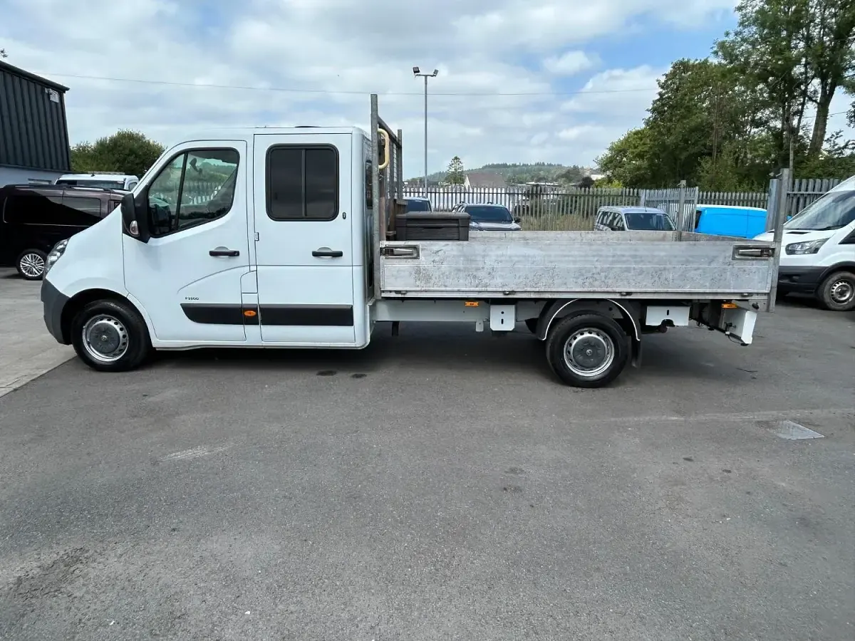 Used Vauxhall Movano 2018 White MPV