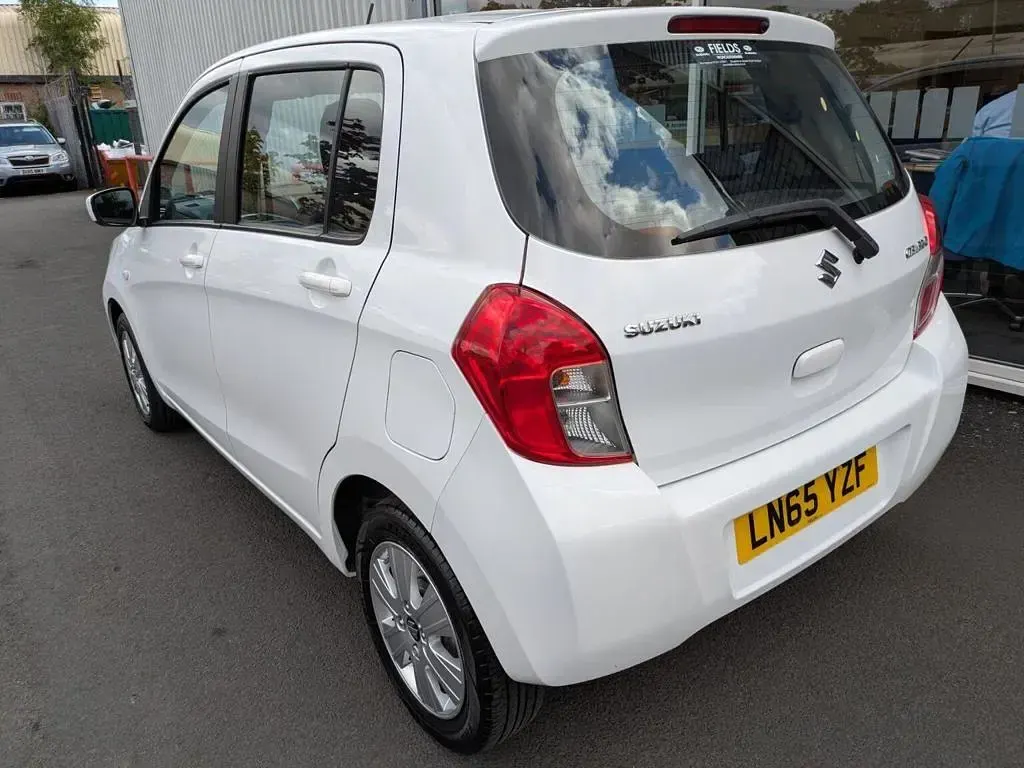 Used Suzuki Celerio SZ4 68 HP (50 kW) 2015 White Hatchback
