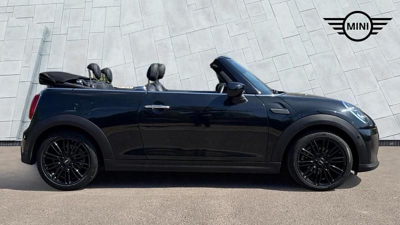 Używany Mini Cooper Exclusive 154 KM (113 kW) 2023 Czarny Hatchback