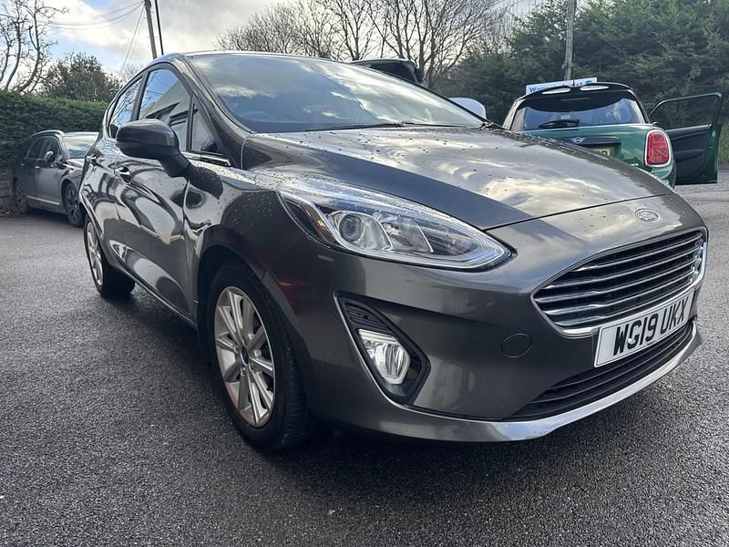 Used Ford Fiesta Titanium 100 HP (73 kW) 2019 Grey Hatchback