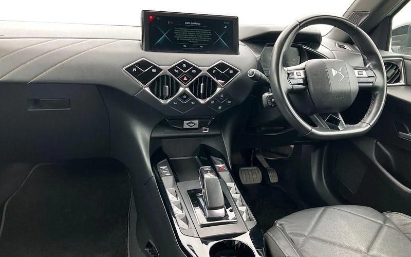 Used DS Automobiles DS3 Crossback Ultra Prestige 100 kW (136 HP) 2021 White SUV