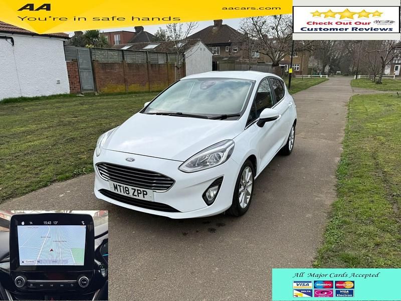 Second-hand Ford Fiesta Titanium 2018 Alb Hatchback