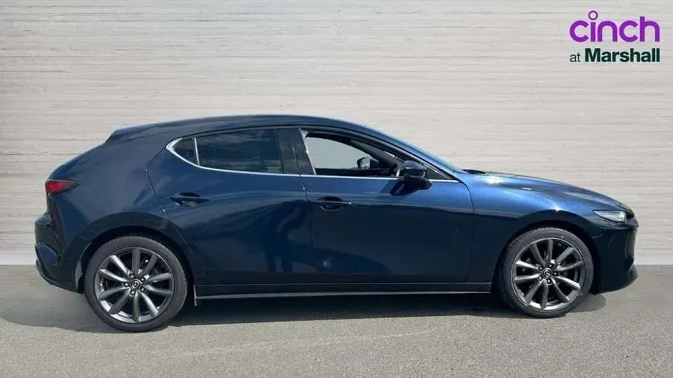 Usado Mazda 3 Inclusive 122 HP (89 kW) 2020 Azul Citadino