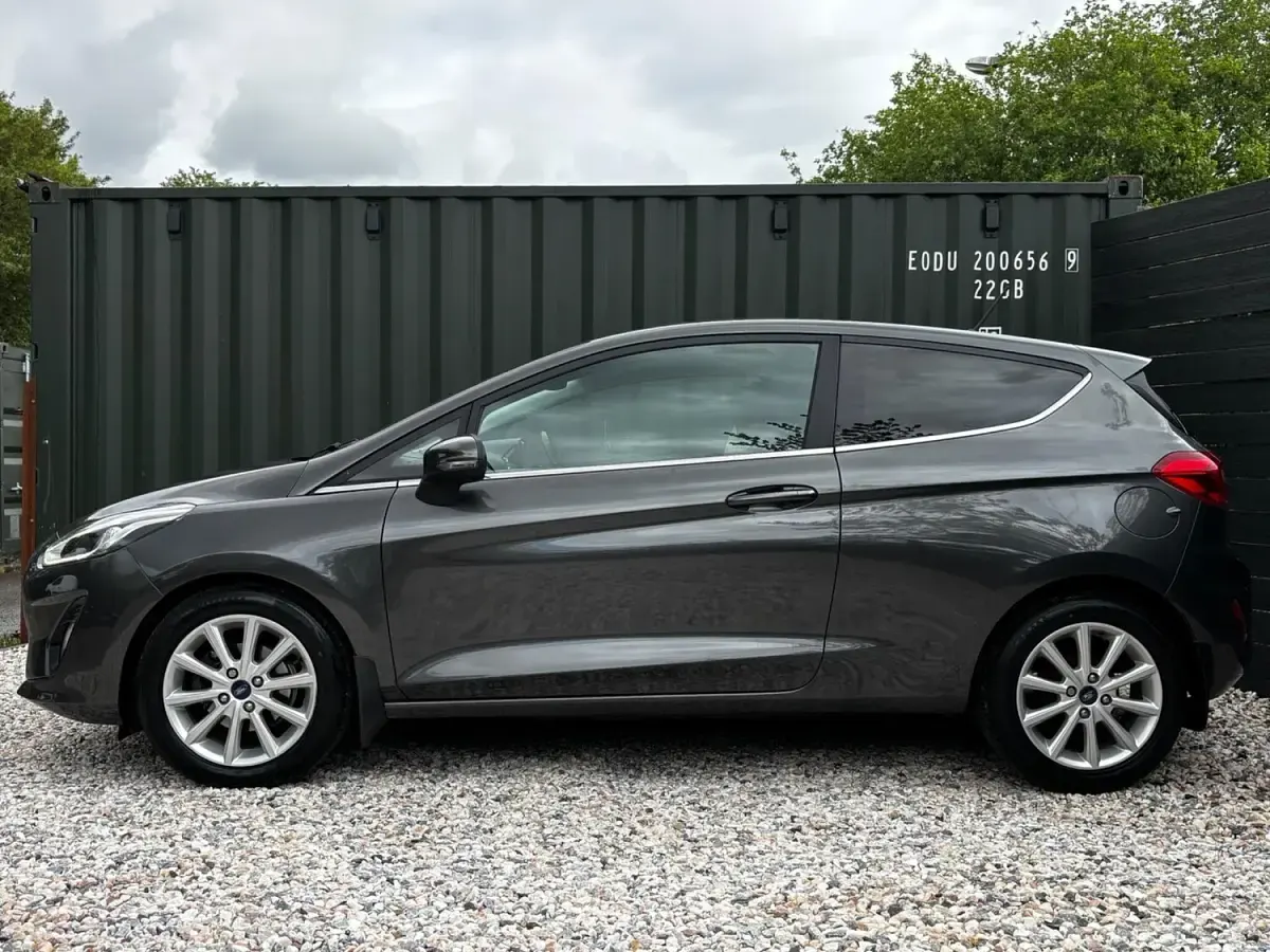 Used Ford Fiesta Titanium 98 HP (72 kW) 2018 Grey Hatchback
