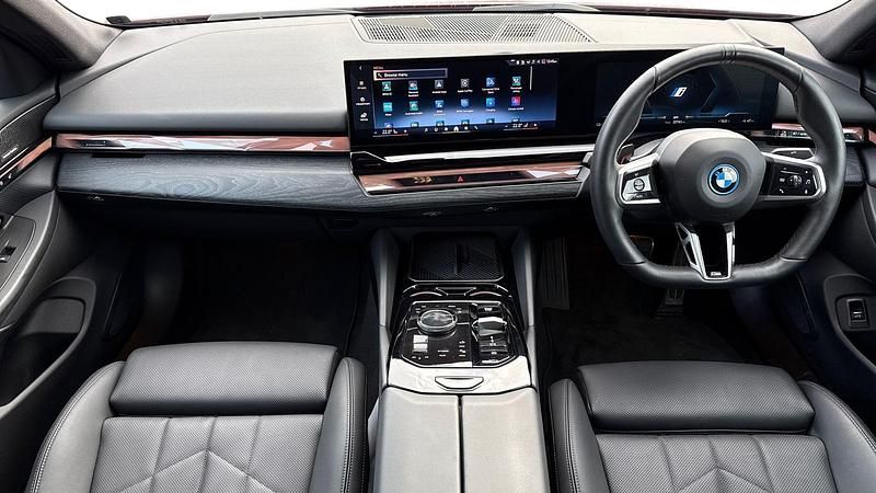 Used BMW i5 M Sport 246 kW (335 HP) 2024 Red