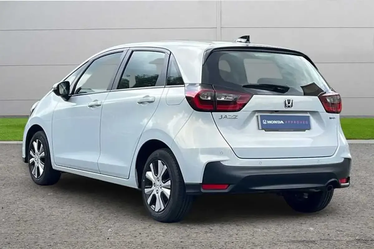 Used Honda Jazz Elegance 122 HP (89 kW) 2025 Platinum white Hatchback