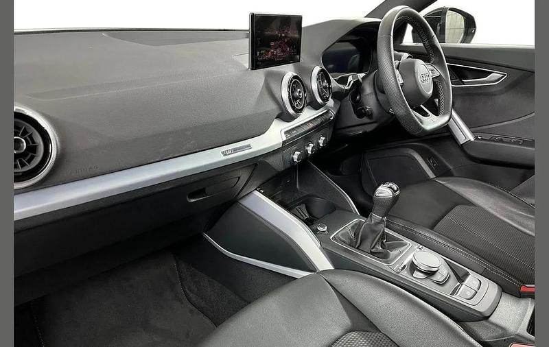 Used Audi Q2 Black Edition 147 HP (108 kW) 2023 Blue SUV