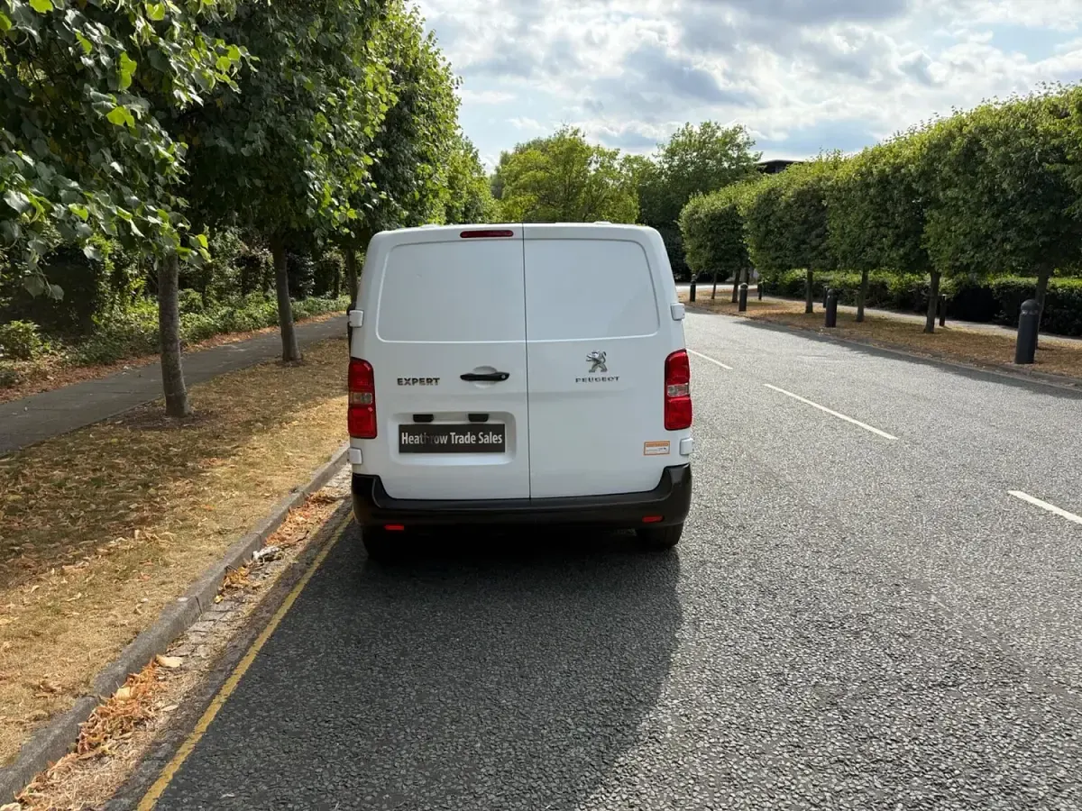 Used Peugeot Expert 2021 White Van