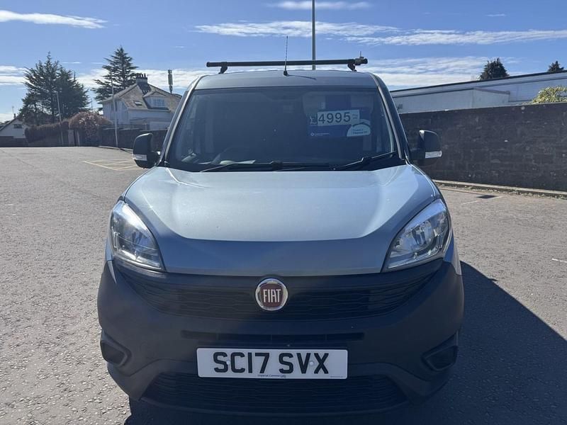 Used Fiat Doblò 95 HP (69 kW) 2017 Blue MPV