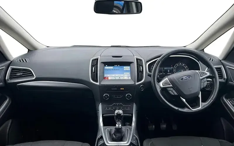 Used Ford S-MAX Titanium 150 HP (110 kW) 2017 Silver MPV
