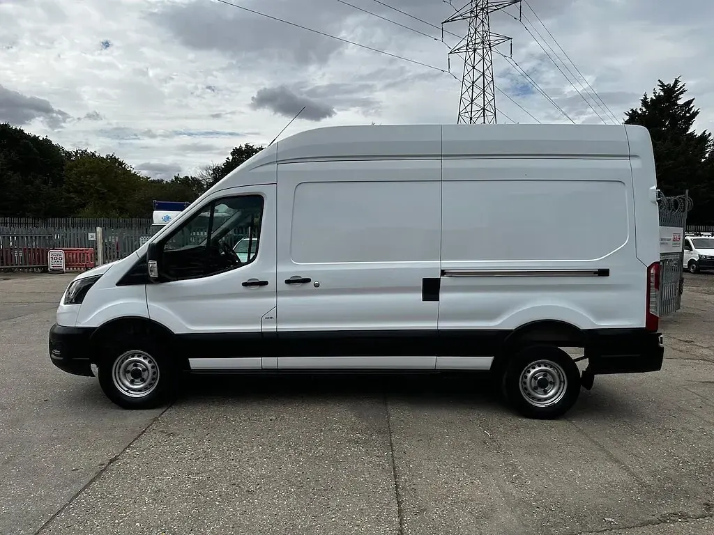 Used Ford Transit 130 HP (95 kW) 2022 White Van