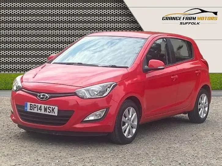 Used Hyundai i20 Active 85 HP (62 kW) 2014 Red Hatchback