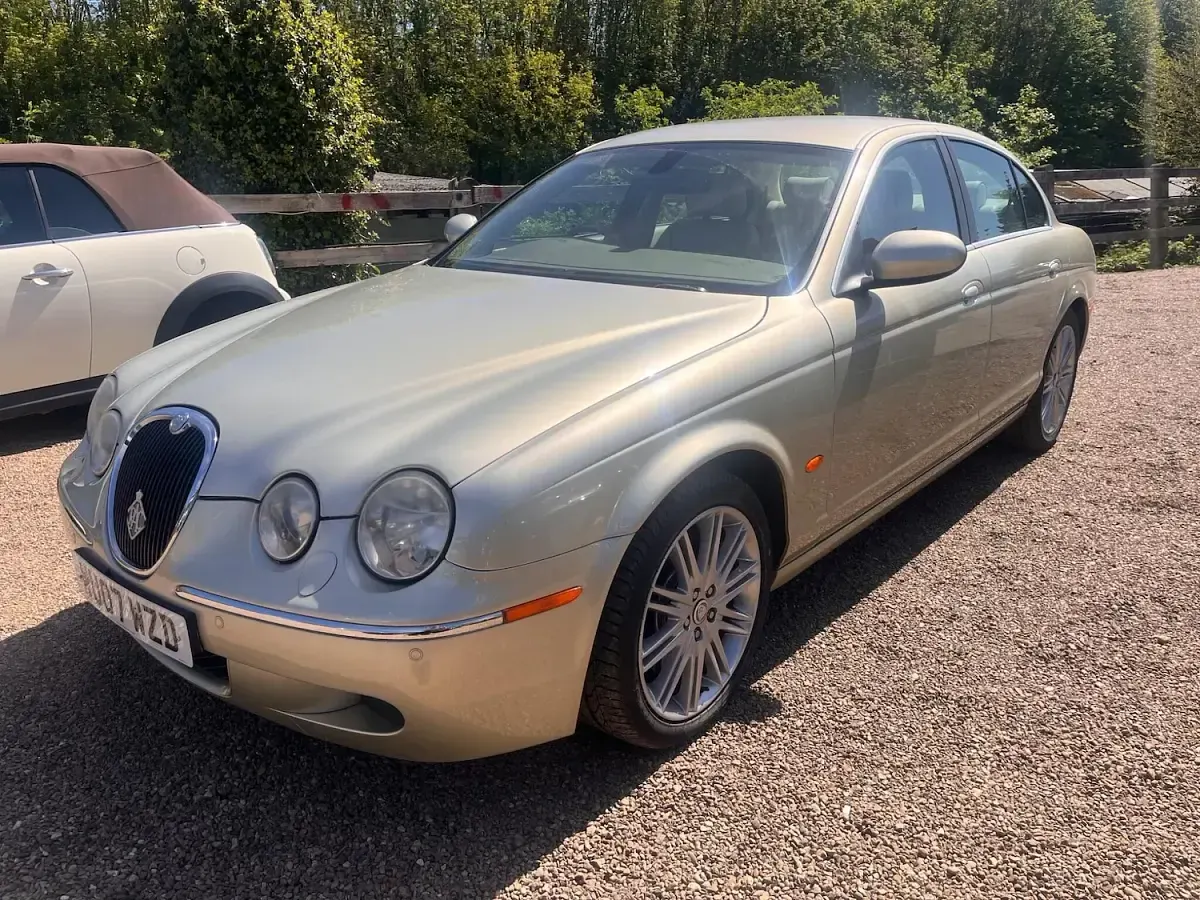 Used Jaguar S-Type SE 207 HP (152 kW) 2007 Gold Sedan