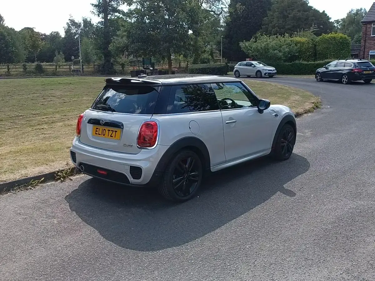Used Mini Cooper Hatch 134 HP (98 kW) 2019 Silver Hatchback