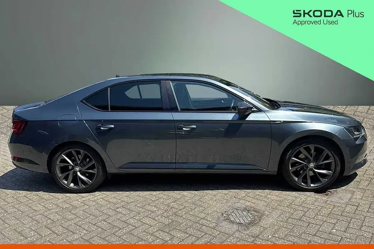 Used Skoda Superb 110 HP (80 kW) 2018 Quartz grey metallic Hatchback