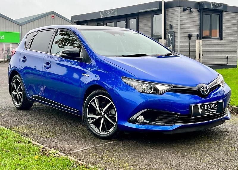 Blue Used 2018 Toyota Auris Hybrid Design Hatchback | £12,995 (Fair price) - Image 1/4