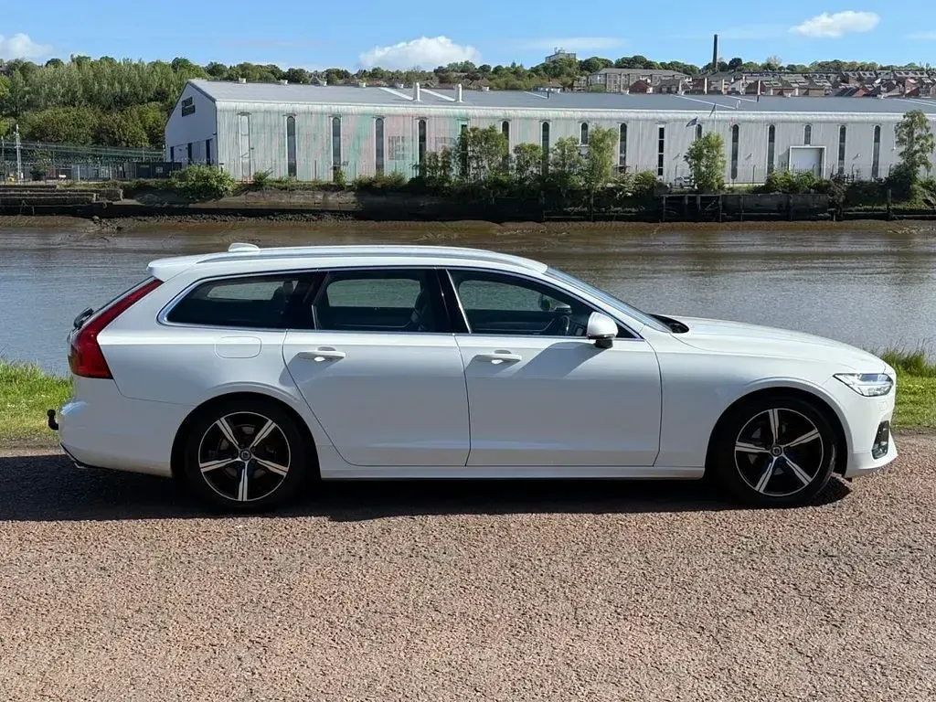 Used Volvo V90 R-Design 2019 White Estate