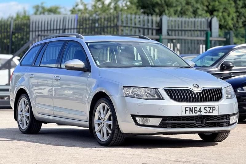 Silver Used 2015 Skoda Octavia Elegance Estate | £4,998 (Fair price) - Image 1/1