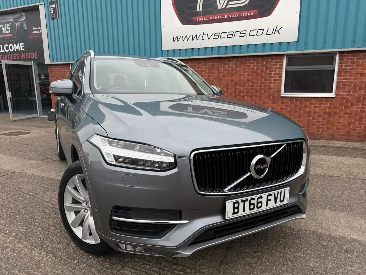 Used Volvo XC90 Momentum 235 HP (172 kW) 2016 Grey SUV