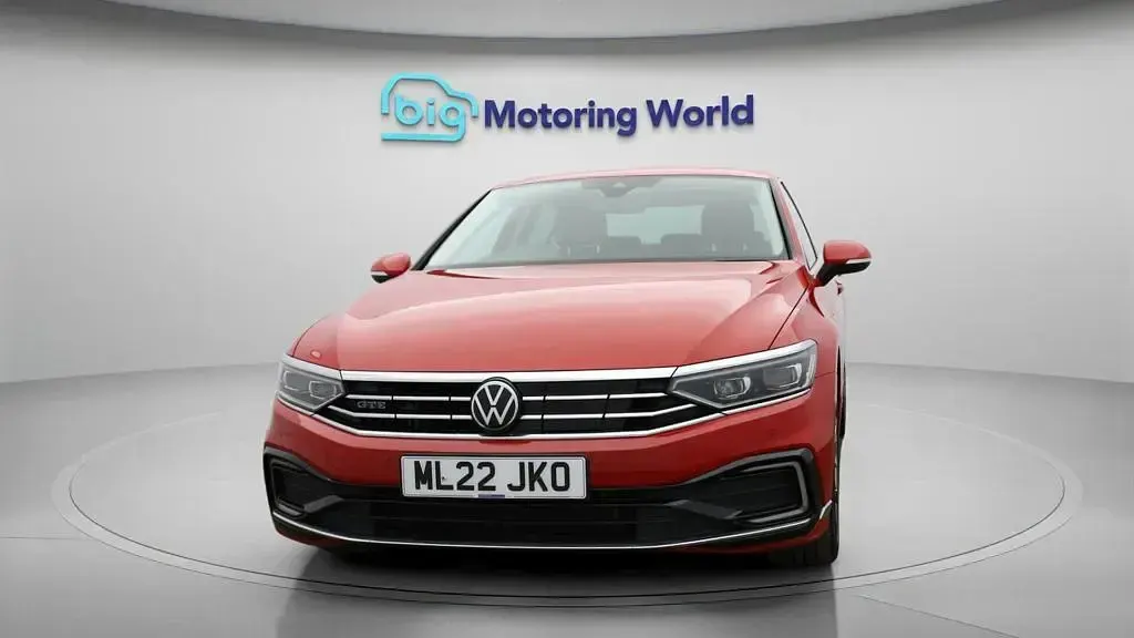 Begagnad VW Passat Advance 218 HK (160 kW) 2022 Röd Kombi