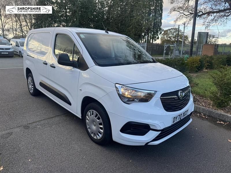 Used Vauxhall Combo Sportive 100 HP (73 kW) 2020 White Van