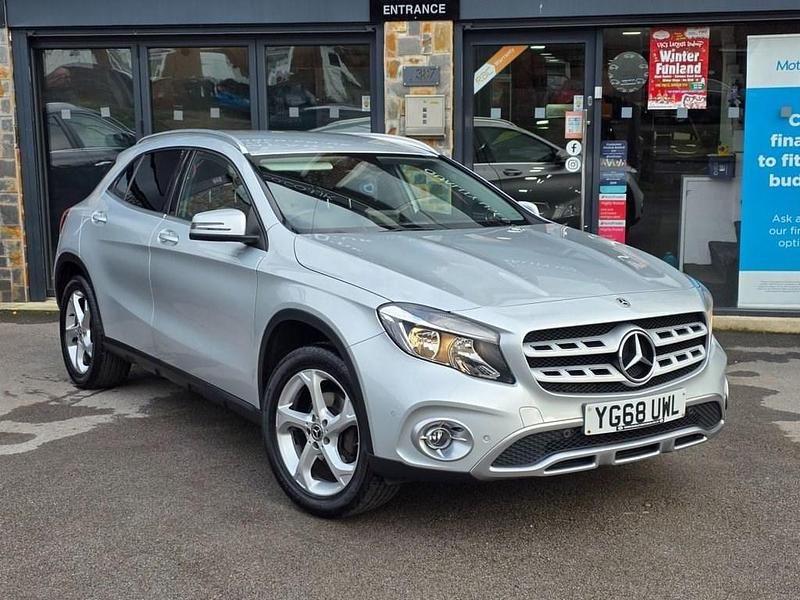 Used Mercedes GLA200 Executive 156 HP (114 kW) 2018 Silver SUV