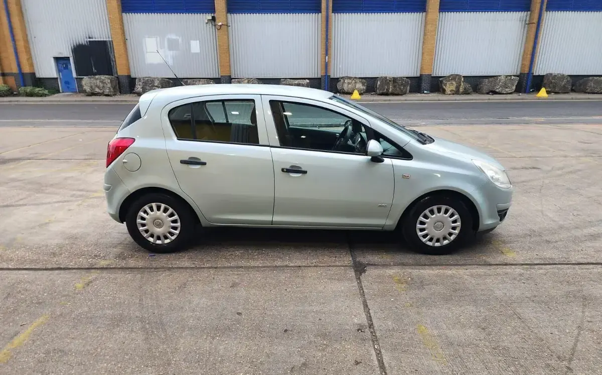 Used Vauxhall Corsa 2009 Green Hatchback