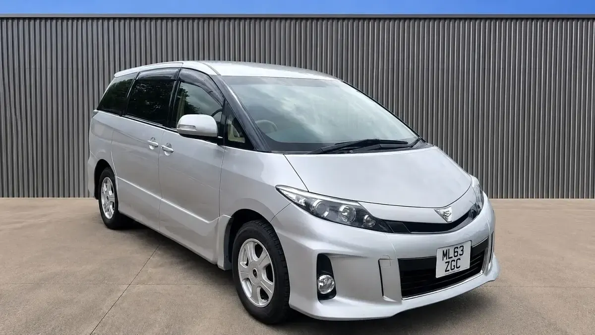 Used Toyota Estima 170 HP (125 kW) 2013 Silver MPV