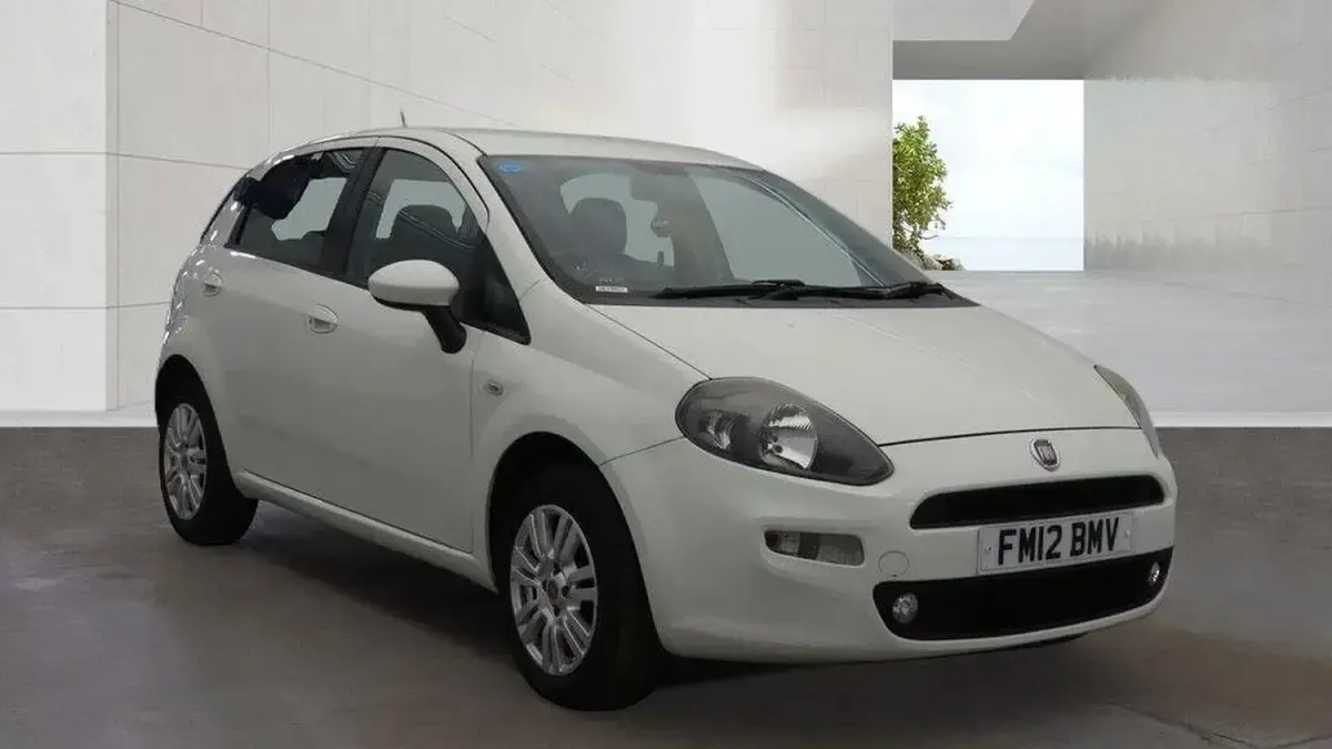 Used Fiat Punto Easy 69 HP (50 kW) 2012 White Hatchback