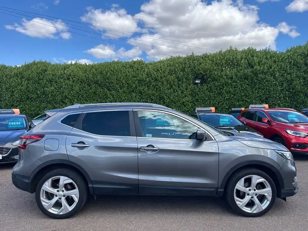 Used Nissan Qashqai S 115 HP (84 kW) 2018 Gun metal grey SUV
