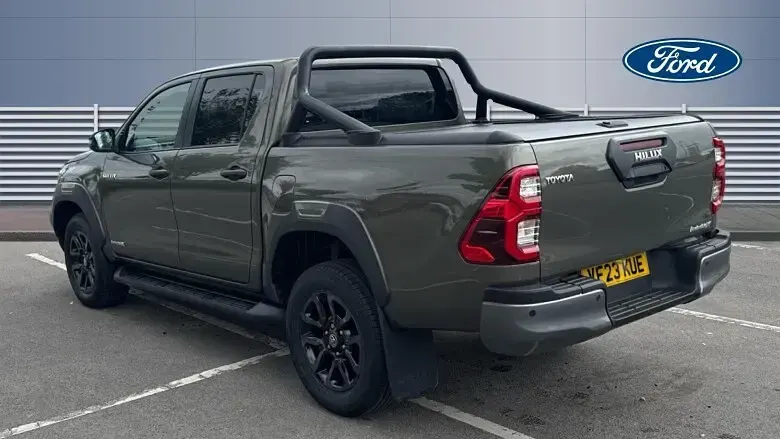 Usado Toyota HiLux 204 HP (150 kW) 2023 Pickup