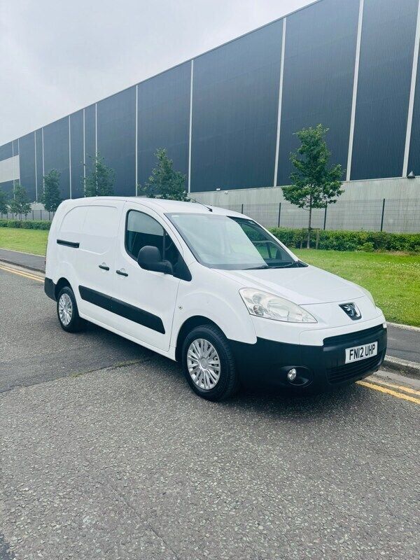 White Used 2012 Peugeot Partner S MPV | £4,790 (Expensive) - Image 1/4