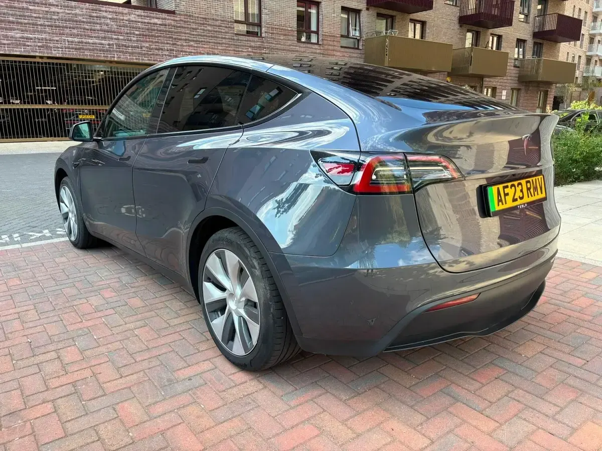 Used Tesla Model Y RWD 219 kW (299 HP) 2023 Grey SUV