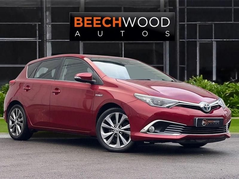 Red Used 2017 Toyota Auris Hybrid Hatchback | £12,400 (Fair price) - Image 1/4