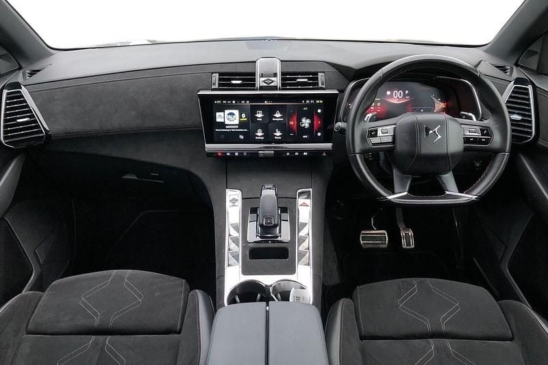 Used DS Automobiles DS7 Crossback Performance Line Plus 130 HP (95 kW) 2024 Grey SUV