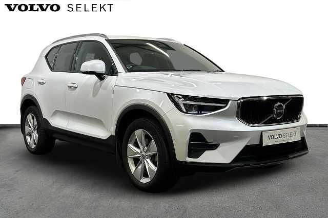 White Used 2023 Volvo XC40 Core SUV | £26,000 (Fair price) - Image 1/3