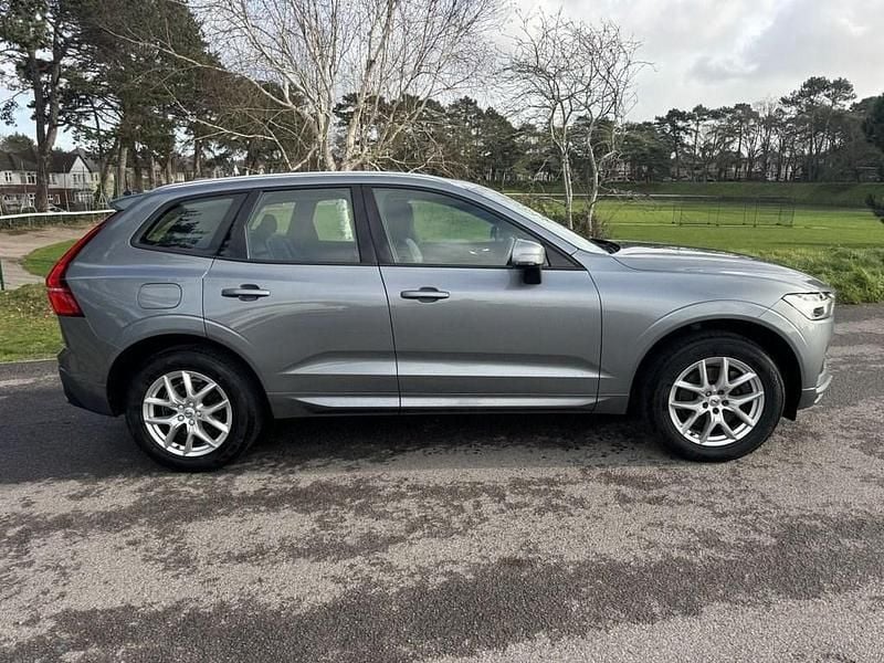 Used Volvo XC60 Momentum 250 HP (183 kW) 2020 Grey SUV