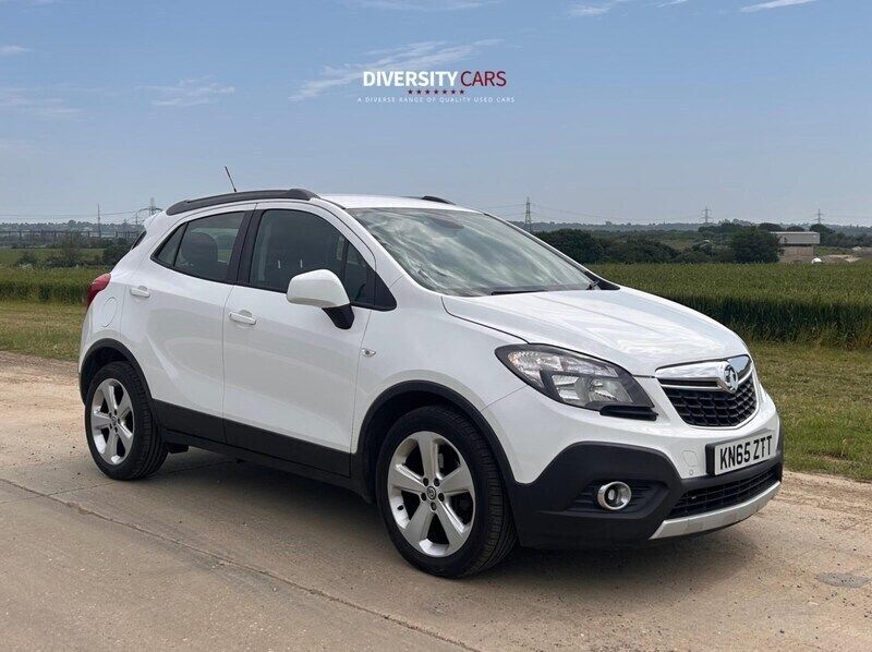 White Used 2015 Vauxhall Mokka S SUV | £5,795 (Fair price) - Image 1/4