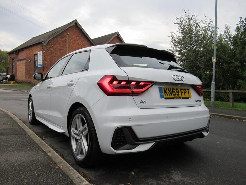 Used Audi A1 Sportback S-Line 116 HP (85 kW) 2019 White Hatchback