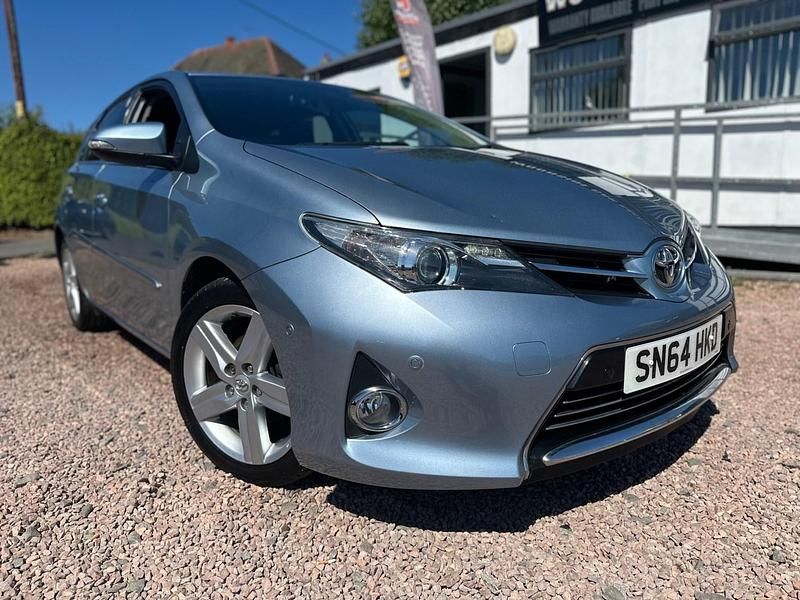 Blue Used 2014 Toyota Auris Hatchback | £6,995 (Fair price) - Image 1/4
