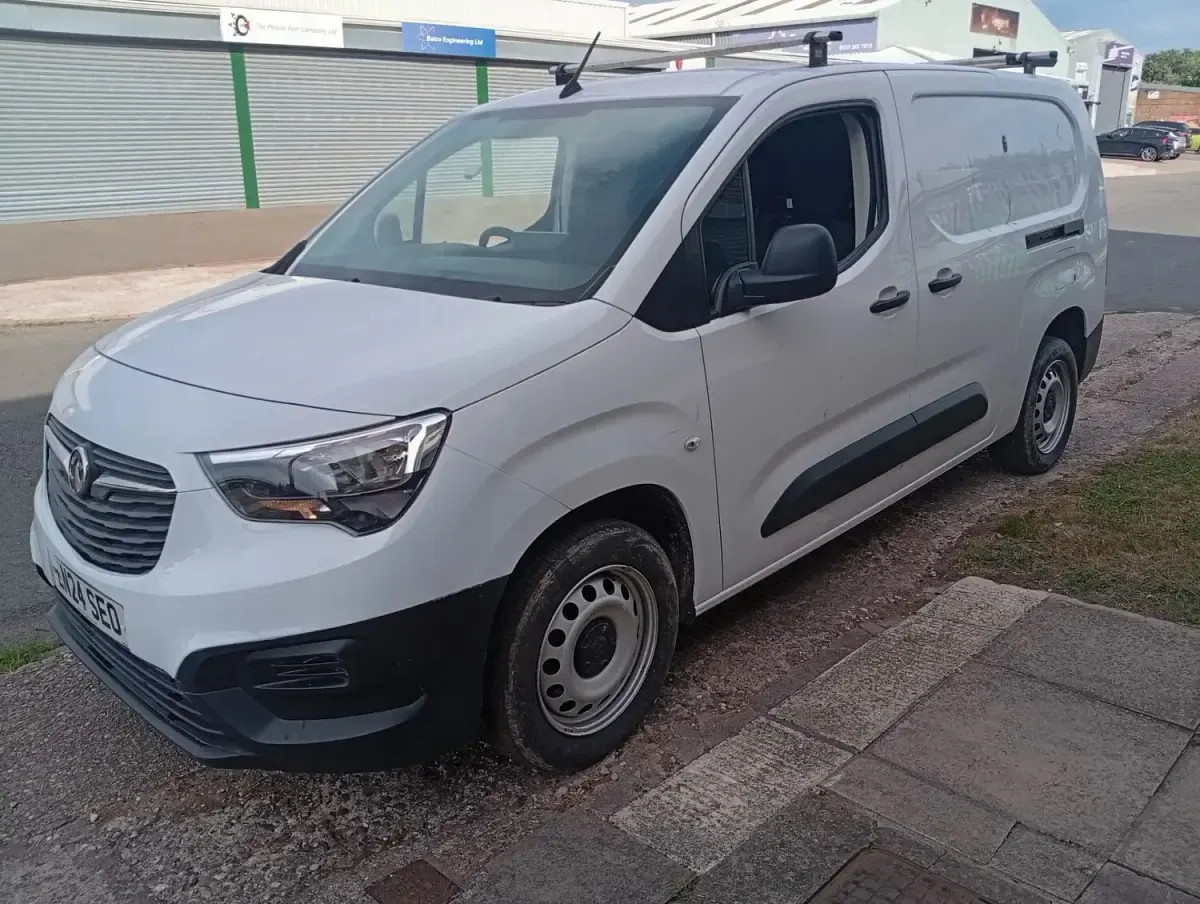 Used Vauxhall Combo 100 HP (73 kW) 2024 White MPV