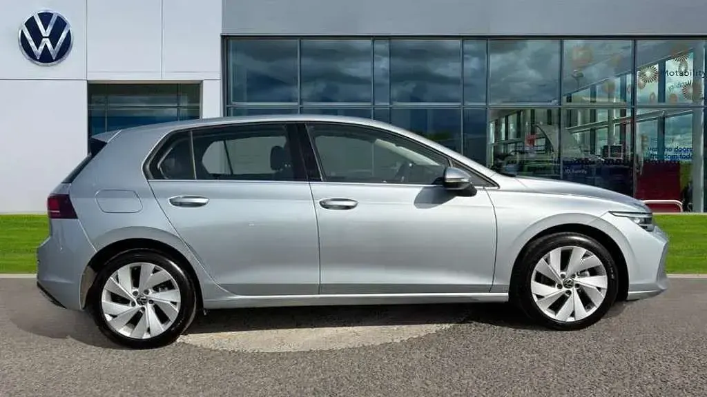 Used VW Golf VIII Style 150 HP (110 kW) 2025 Dolomite silver metallic Hatchback