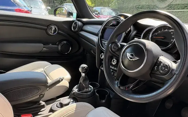 Używany Mini Cooper Hatch 136 KM (100 kW) 2017 Hatchback