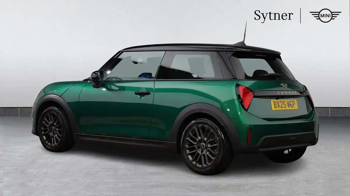 Used Mini Cooper Hatch 113 kW (154 HP) 2025 Green Hatchback