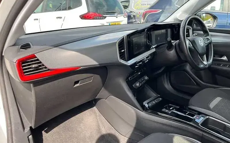 Used Vauxhall Mokka Design Edition 131 HP (96 kW) 2022 White SUV