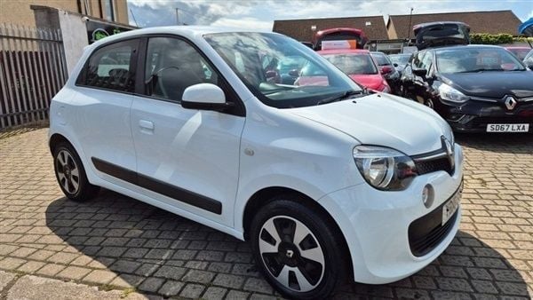 White Used 2018 Renault Twingo Play Hatchback | £4,995 (Fair price) - Image 1/1